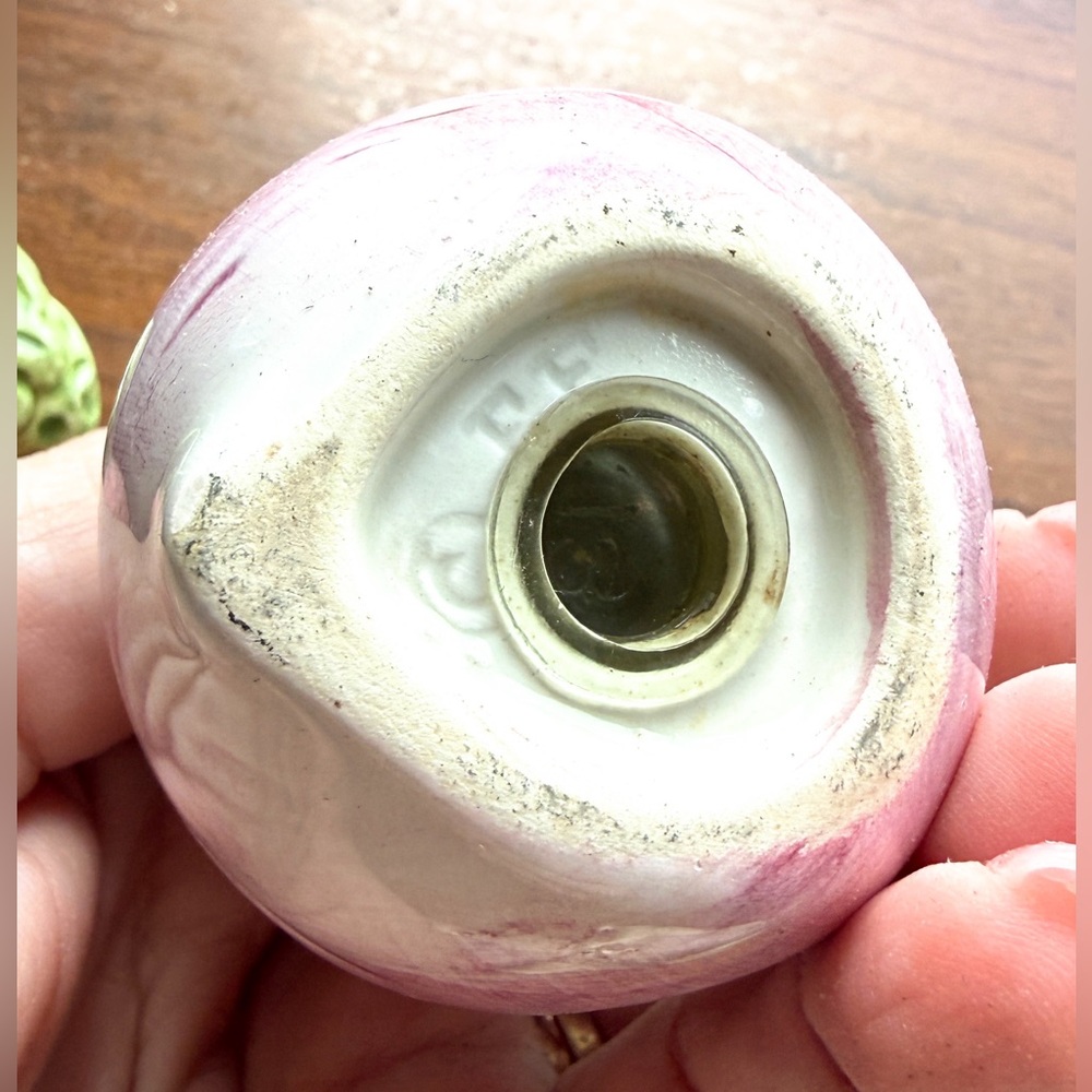 Fitz and Floyd Vintage Ceramic Vegetable (Radish/Turnip) Salt and Pepper Shakers - Picture 9 of 10